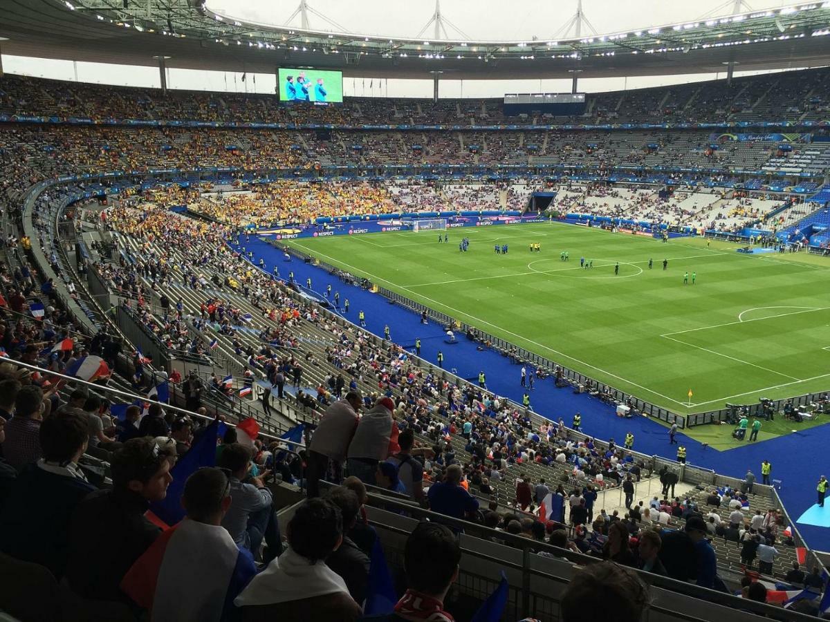 F2 Paris 10Eme Gare Du Nord - Stade De France - Parking Saint-Denis (Seine-Saint-Denis) Exterior foto